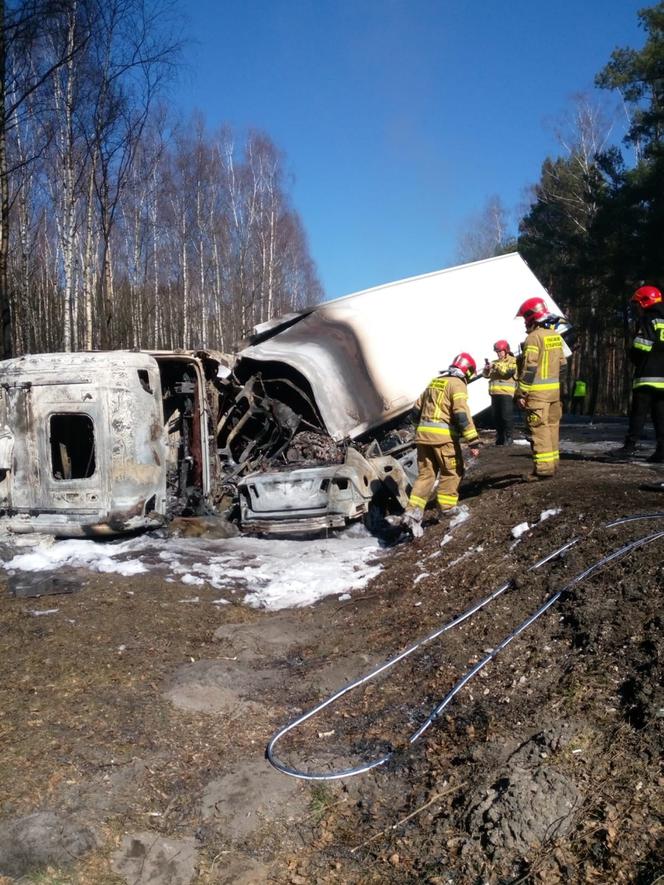 Spalił się we własnym aucie. Tragedia pod Mińskiem Mazowieckim