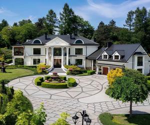 Najdroższy dom w Beskidach jest na sprzedaż. Piękny widok na góry za darmo