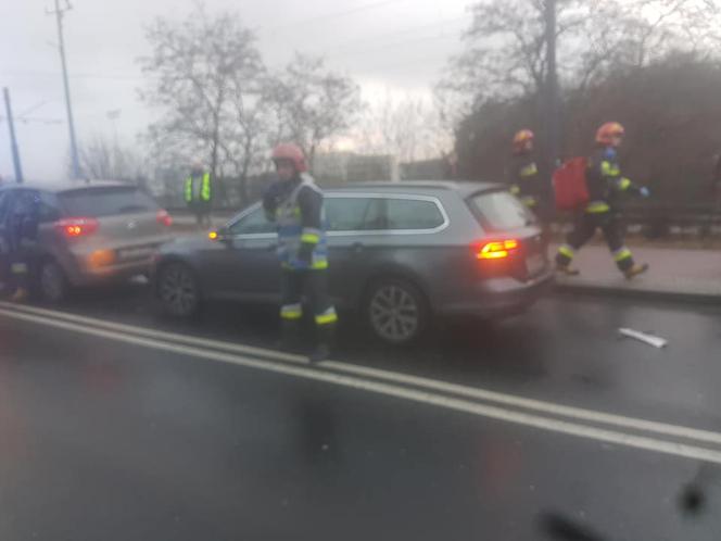 Wypadek na wiadukcie obok Zawiszy w Bydgoszczy! [ZDJĘCIA]