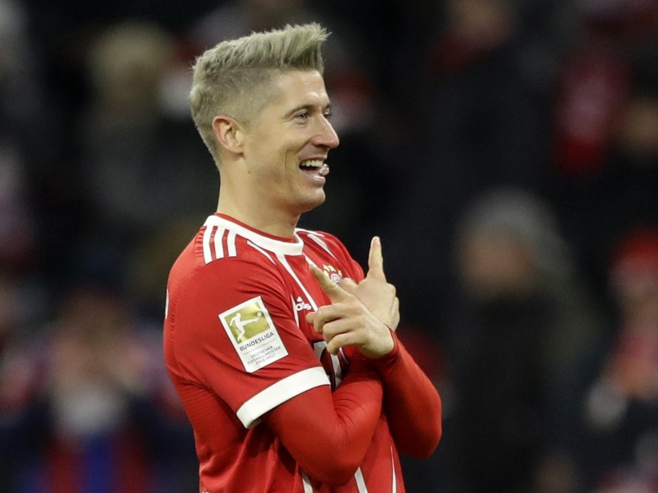 Blond Robert Lewandowski na meczu Bayern-Augsburg! Jako blondyn też strzela gole :)