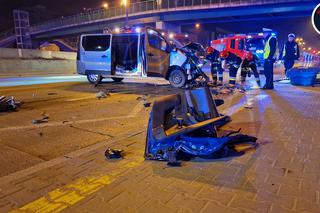 Jechał pod prąd i zmiażdżył nadjeżdżający samochód. Śmiertelny wypadek na Mokotowie