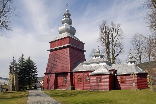 To jedna z najpiękniejszych małopolskich wsi. Według legendy mieszkały w niej czarownice