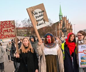 Demonstracja Trzy lata w obronie Ukrainy na pl. Solidarności