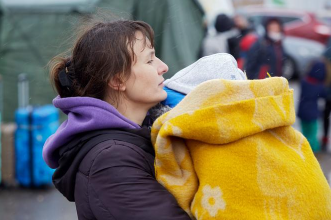Wsparcie dla uchodźców z Ukrainy nie wpływa na pomoc dla potrzebujących Polaków