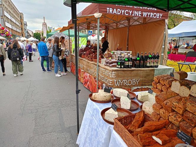 Stoiska wystawców podczas Jarmarku św. Stanisława można odwiedzać w godz. 10.00-18.00 w dn. 10 i 11 maja