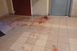 30-latek gołymi rekami rozbijał szyby na osiedlu w Bielsku-Białej. Klatka schodowa wygląda jak po rzezi