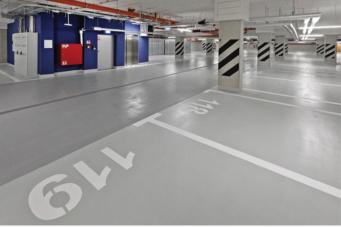 Przestronny parking z posadzkami Deckshield w innowacyjnym Miasteczku Nova Sfera 
