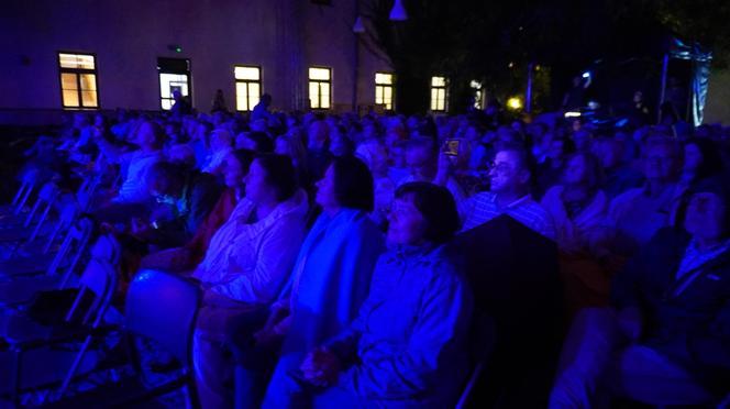 Deszczowy koncert Karoliny Trybały na Lubliner Festival 2024