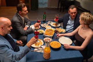 Barwy szczęścia odc. 3249. Bazylow (Andrzej Szeremeta), Robert Stefaniak (Paweł Ławrynowicz), Sonia (Weronika Nockowska)