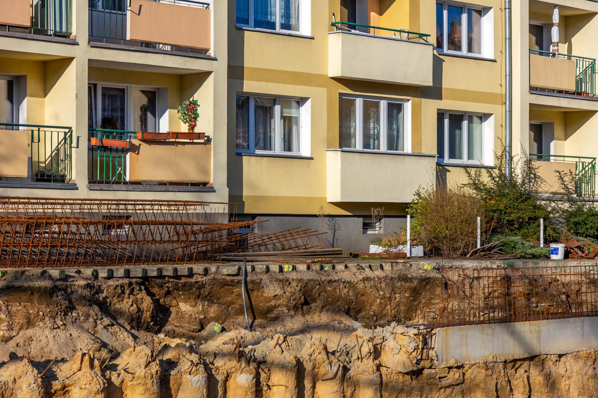 Wstrzymana budowa bloku przy ul. Szymanowskiego w Szczecinie