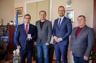 Tarnopol dziękuje Tarnowowi za pomoc. Prezydent Roman Ciepiela odebrał medal wdzięczności