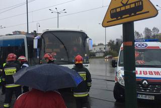 Wypadek na ul. Wielickiej: Tramwaj zderzył się z autokarem