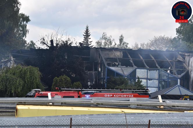 Warszawa. Pożar hal magazynowych w Kawęczynie [ZDJĘCIA]