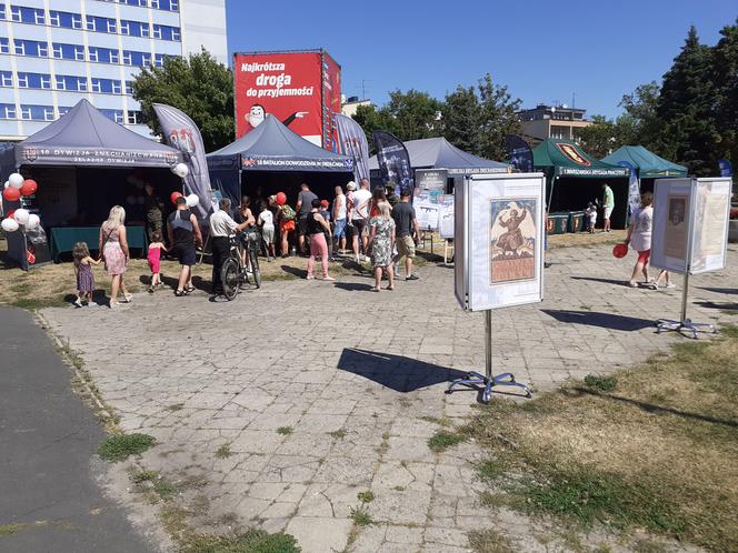 Obchody Święta Wojska Polskiego w Siedlcach i wystawa sprzętu wojskowego