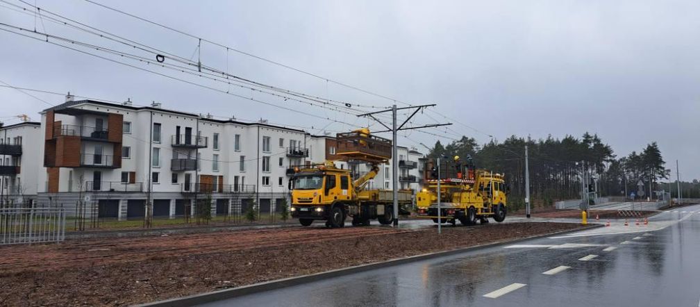 Ktoś zerwał sieć trakcyjną w Toruniu. Poważne utrudnienia