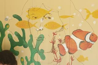 Przystanek w Ługwałdzie zmienił się nie do poznania. Wiatę przyozdobiło prawdziwe arcydzieło!