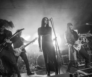 Zespół Nenufar prezentuje swój pierwszy album Take The Pain Away. Prawdziwa gartka dla fanów symphonic metalu!