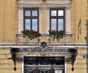 To jeden z najpiękniejszych budynków w Krakowie. Mieszkali w nim Henryk Sienkiewicz i Józef Piłsudski