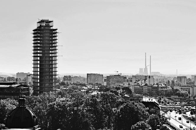 Krakowski Szkieletor: jak pustostan zmienił się w nowoczesny wieżowiec 