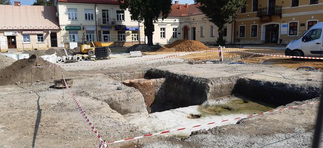 Studnia na rynku w Wojniczu z lat 60.