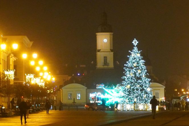 Świąteczna choinka na Rynku Kościuszki w Białymstoku