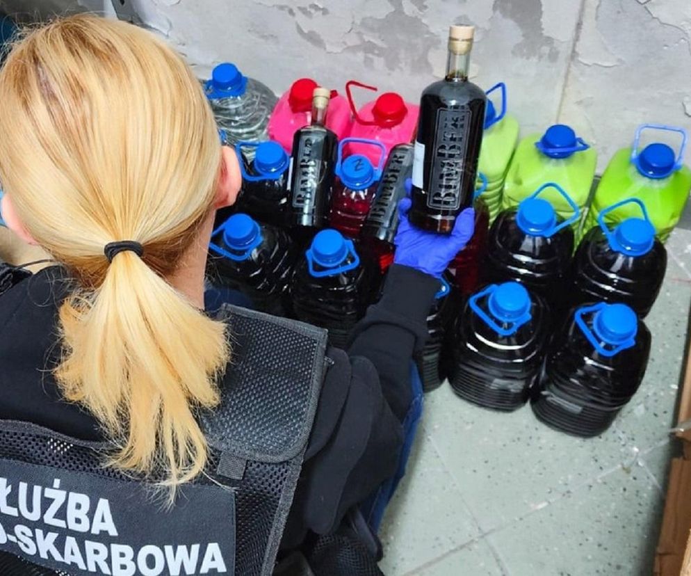 Funkcjonariusze KAS zarekwirowali prawie 100 litrów nielegalnego alkoholu 