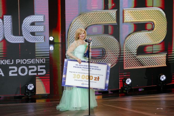 Katarzyna Żak ze łzami w oczach odbiera Nagrodę Publiczności w Opolu: „Nie zapomnę tego do końca życia”