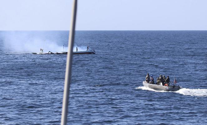Groźny incydent u wybrzeży Omanu. Przemytnicy podpalili łódź wypełnioną narkotykami