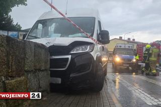 Bus wjechał w pieszych na chodniku w Sarbinowie. Za kierownicą pijany 28-latek