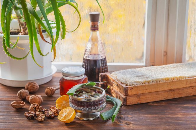 Wzmacniające wino aloesowe - przepis na napój aloesowy na winie