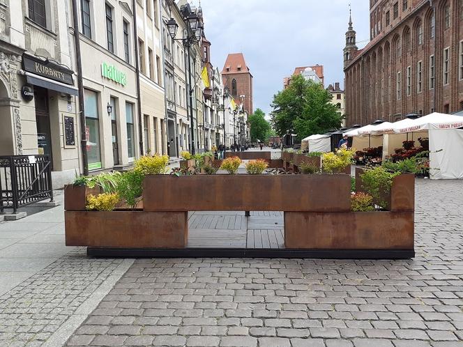 Ogródki letnie w Toruniu przygotowują się na otwarcie