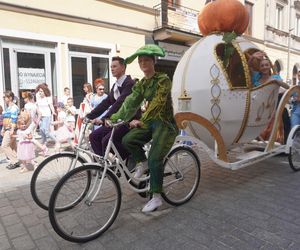 Święto Kielc 2025. Bajkowy korowód z Kopciuszkiem
