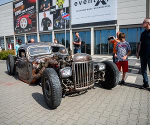 Szybkie samochody, drogowe akrobacje oraz piękne kobiety. Tak było na Tuning Show Expo w Krakowie