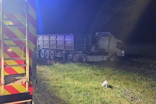 Wypadek na szesnastce. Matka z dzieckiem w fordzie i tragiczny finał