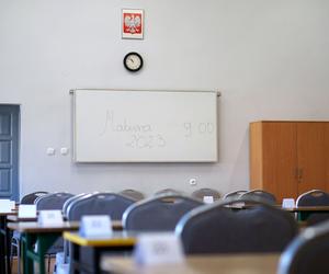 Matura 2023 wyciekła? Motyw ojczyzny i przemiany. Uczniowie masowo szukali tych haseł! 