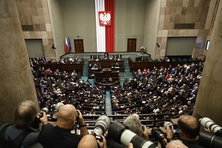 Koniec CBA i zmiany w pensjach nauczycieli