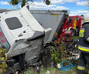 Śmiertelny wypadek pod Olsztynem. 39-latek zignorował znak stop? [ZDJĘCIA].