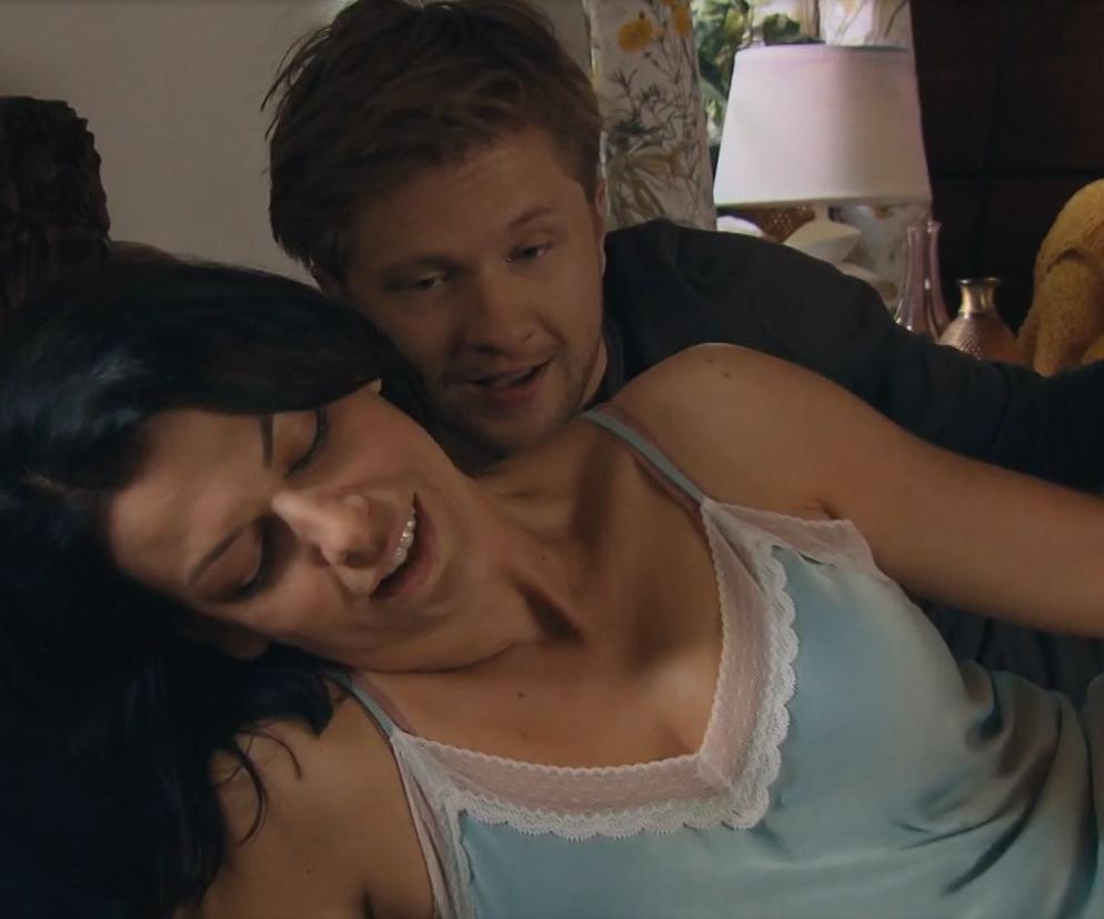 M jak miłość, odcinek 1679. Patrycja (Alżbeta Lenska), Łukasz (Jakub Józefowicz)	