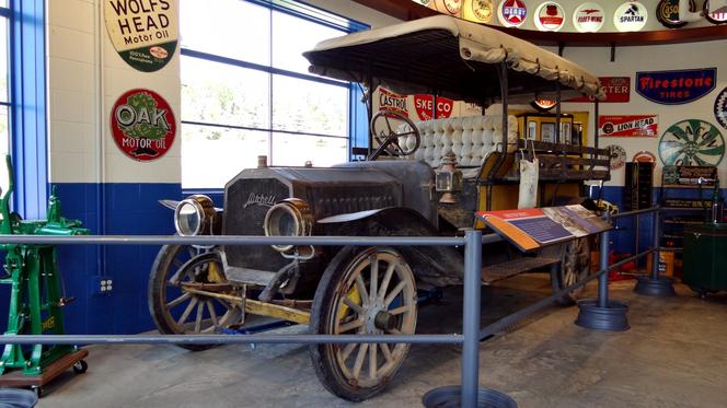 muzeum motoryzacji Heritage Park Historical Village w Calgary