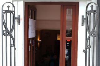 Nowa restauracja w Warszawie szokuje. Udław się i wy*******aj