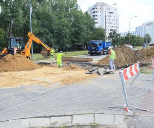Paraliż w Warszawie. Awaria wodociągowa zarwała jezdnię al. Wilanowskiej