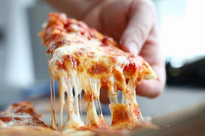 Pizza dobra na poprawę humoru? Skutki dla psychiki mogą być opłakane