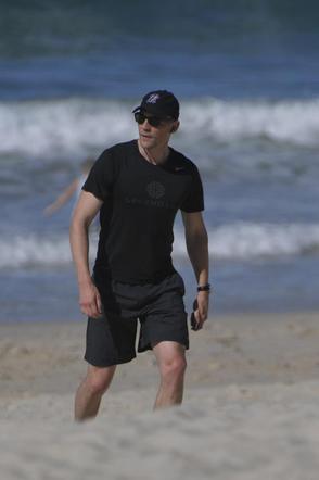 Tom Hiddleston trenuje