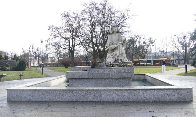 Sensacyjny zwrot w procesie o zabójstwo pod pomnikiem świętej. „Sąd popełnia przestępstwo”