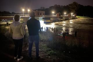 Powódź w Polsce. Nowe zdjęcia z Wrocławia. Mieszkańcy z przerażeniem patrzą na rzekę
