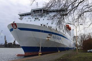 Kolizja promu i holownika w Świnoujściu