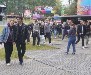 Kortowiada 2025. Koncerty na Plaży Kortowskiej przyciągnęły tłumy. Tak wyglądał drugi dzień imprezy!