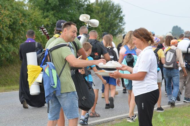 Śpiewający dzień lubelskich pątników na szlaku do Jasnej Góry!