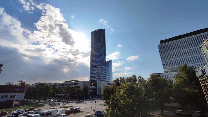 Nowy taras widokowy na 49. piętrze Sky Tower we Wrocławiu. Będą też multimedialne windy i kawiarnia