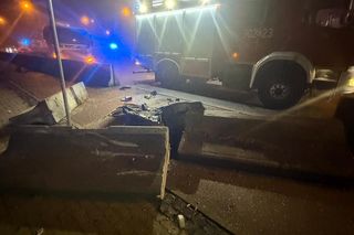 Groźny wypadek w Gdańsku. Dachowanie auta na ul. Sucharskiego